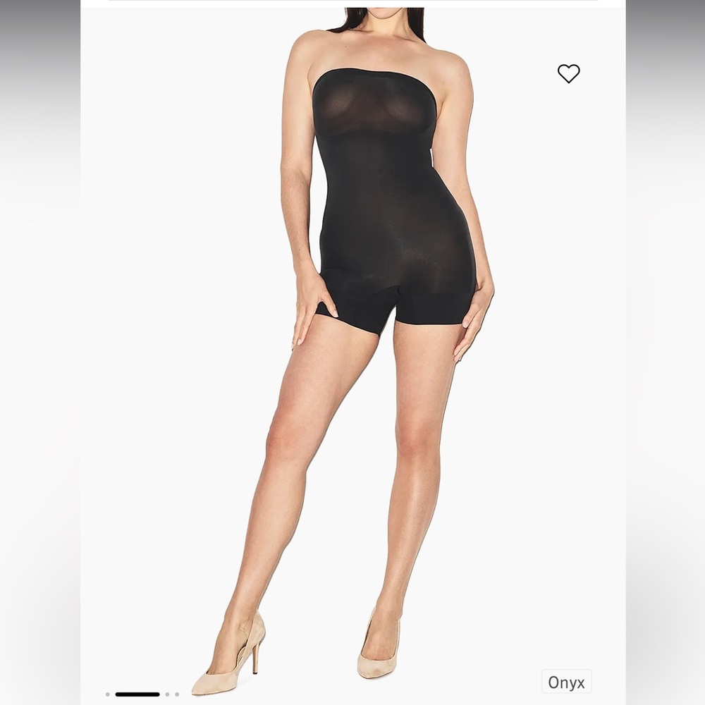 144. Skims nwt sheer seamless strapless shortie bodysuit onyx large 🖤
